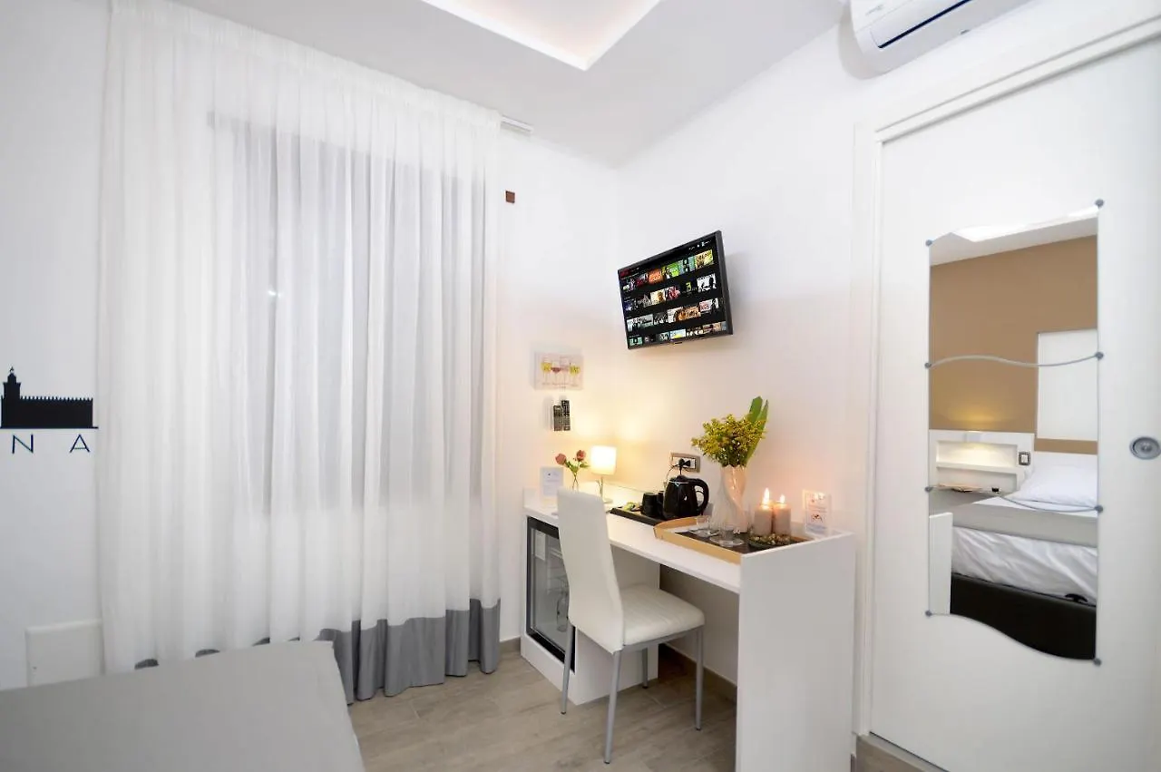Napoli Central Station Studio Bed & Breakfast
